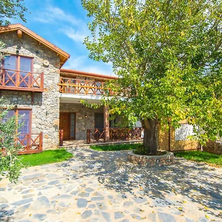 Βίλα Kinali Sleeps 10 With Pool Air Con And Wifi Kinali (Aegean)