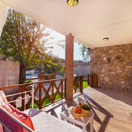 Βίλα Kinali Sleeps 10 With Pool Air Con And Wifi *