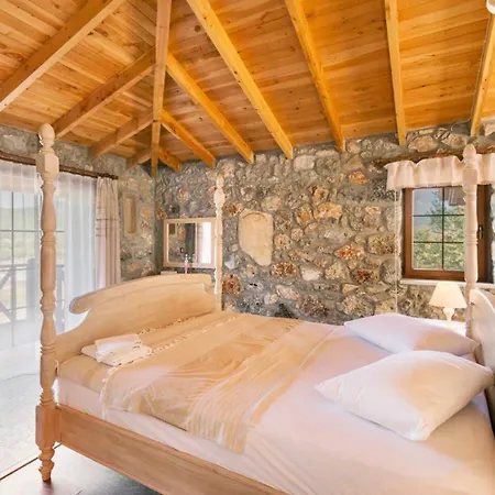 Kinali Sleeps 10 With Pool Air Con And Wifi Kinali (Aegean)
